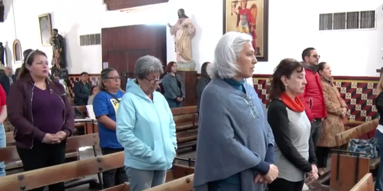 Madres de víctimas realizan misa por el 8M en la Catedral de Ciudad Juárez
