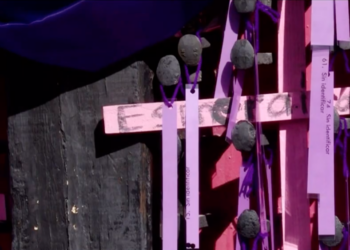 Miles marchan en Juárez por el Día de la Mujer y exigen justicia por feminicidios y desaparecidas