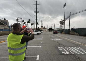 Surgen autodefensas civiles contra operativos de ICE en Los Ángeles