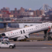 Identifican a pilotos muert.s tras choque de avión y camión en aeropuerto de Nueva York