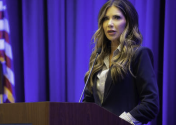 Caída en cadena en Seguridad Nacional: remueven a aliado de Kristi Noem y crece la crisis interna