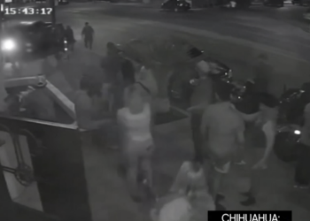 Triple atropello afuera de bar captado en video
