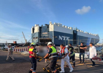 Marina evacúa a dos tripulantes en alta mar por hipoxia frente a costas de Veracruz