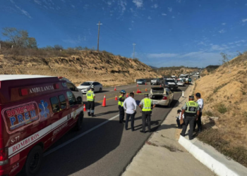 Muere hombre al cambiar llanta en carretera; vinculan a proceso a conductor en BCS