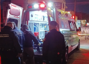 Escapa de anex.o en Guadalajara con fracturas en ambas piernas; denuncian abus.s y golpizas