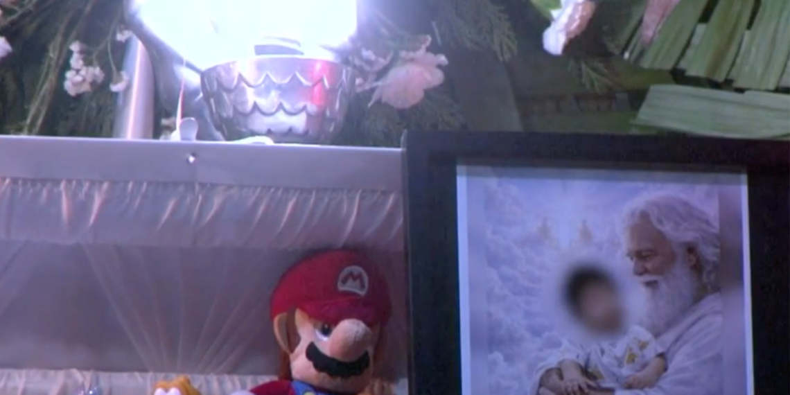 Despiden a Eitan Daniel en emotivo sepelio realizado en la vía pública en Ciudad Juárez