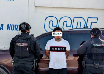 Detienen a hombre con dr.ga; lo investigan por presunto secu.stro v.olento en Juárez