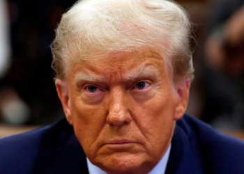 Trump afirma que Irán dio “gran regalo” a EE.UU. en medio de tensión energética global