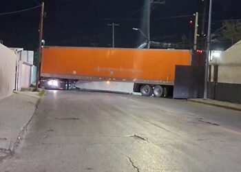 Asegura SSPC tráiler con presunta mercancía ilegal