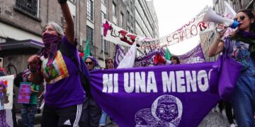 Marcha del 8M en CDMX crece 150% en cinco años y supera las 200 mil participantes