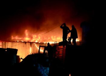 México evacúa a 321 connacionales de Medio Oriente; embajadas se mantienen en alerta