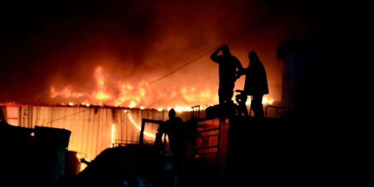 México evacúa a 321 connacionales de Medio Oriente; embajadas se mantienen en alerta