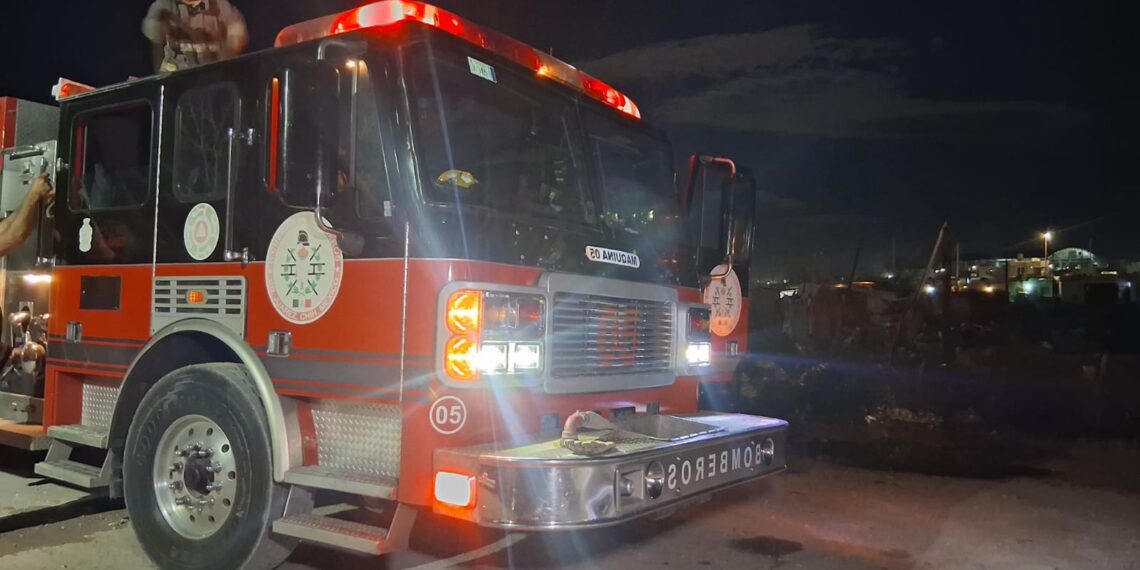 Incendio consume vivienda de madera y cartón en la colonia Carlos Castillo