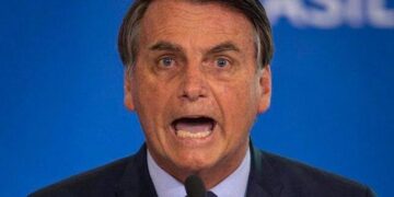 Bolsonaro es hospitalizado en terapia intensiva por bronconeumonía mientras cumple condena en prisión