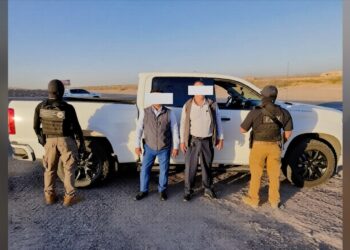 Detienen a dos presuntos “guardias” @rmados en carretera tras operativo federal