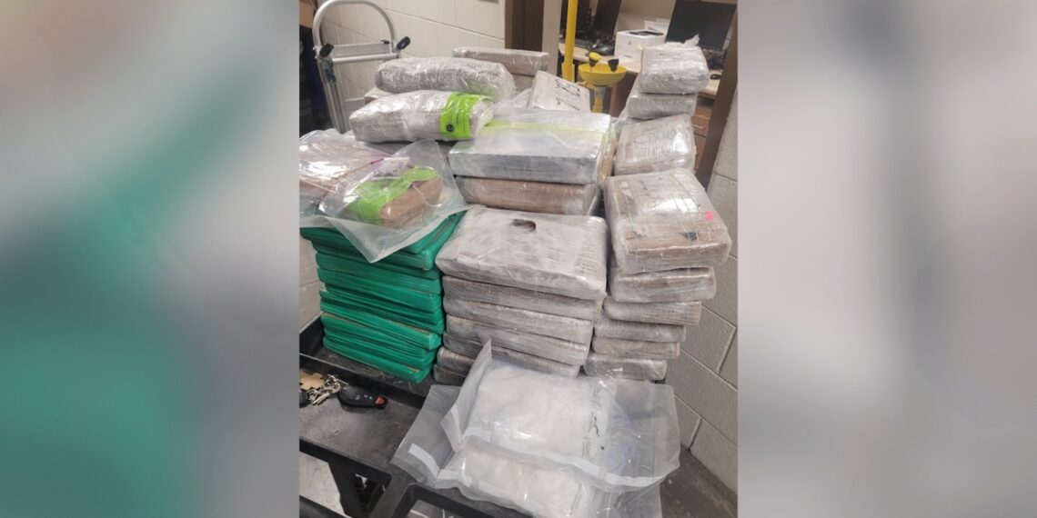 Aseguran más de 139 kilos de dr0g@ en puente Paso del Norte