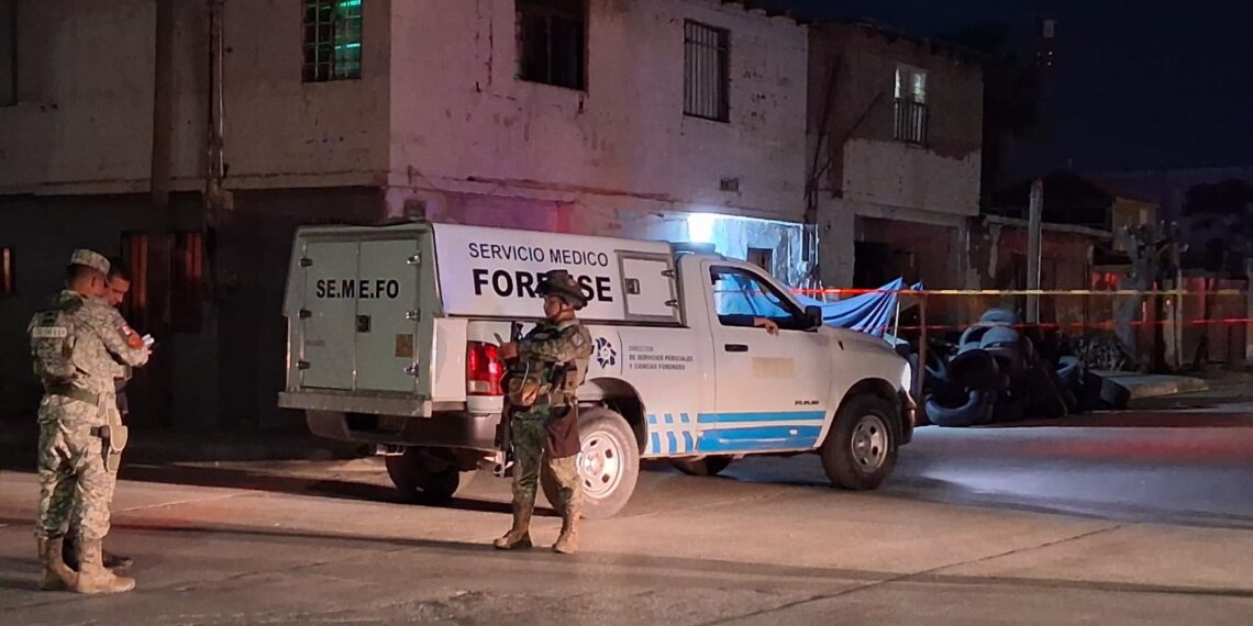 Ases.nan a hombre a b.l.zos dentro de desponchadora en Campestre Virreyes