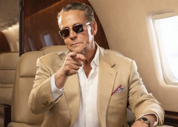 Alfredo Adame celebra triunfo en el ring y lanza polémicas declaraciones a su regreso a CDMX