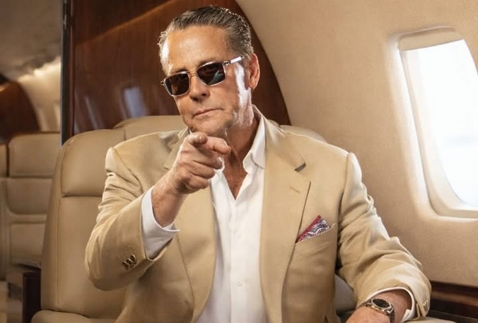 Alfredo Adame celebra triunfo en el ring y lanza polémicas declaraciones a su regreso a CDMX