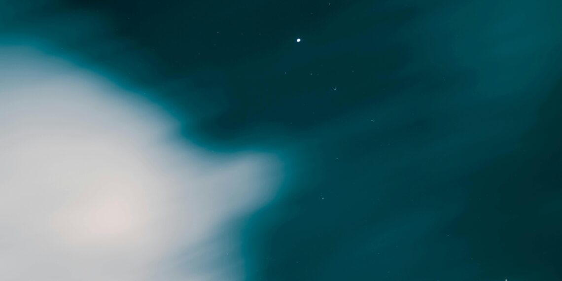 Captan supuestos ovnis cerca del Popocatépetl; video desata polémica en redes