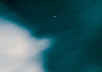 Captan supuestos ovnis cerca del Popocatépetl; video desata polémica en redes