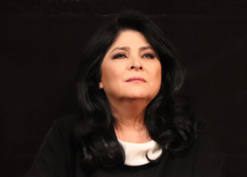 Victoria Ruffo se burla de rumor sobre su muerte: “Aquí estoy vivita y coleando”