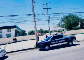 Refuerzan vigilancia en escuelas tras pintas con ame.nazas en Juárez