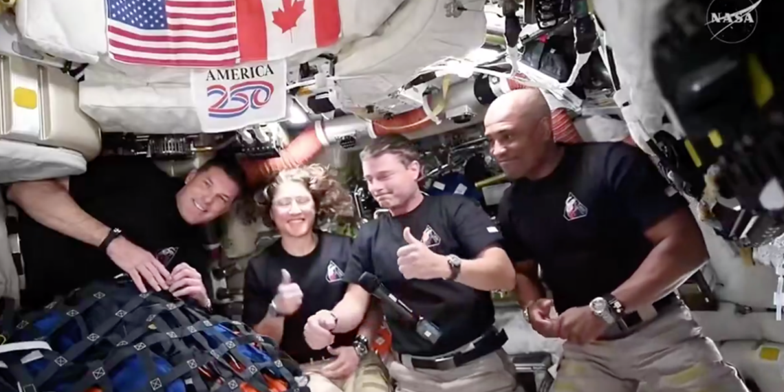 Trump felicita a astronautas de Artemis II tras histórica misión alrededor de la Luna