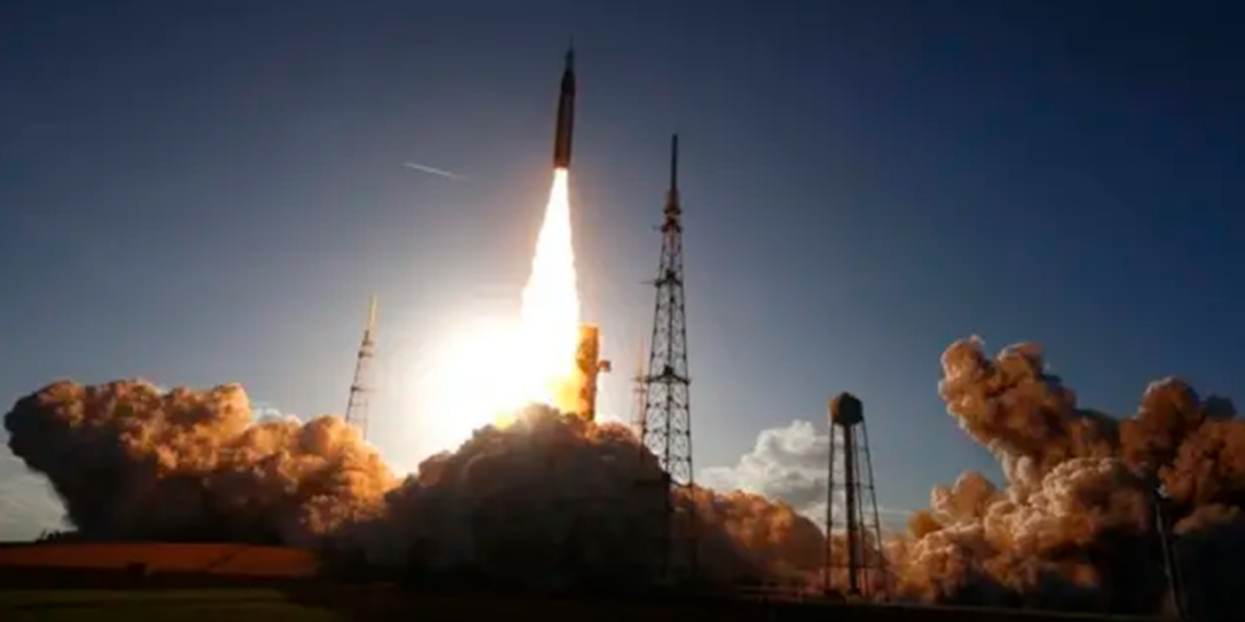 Artemis II despega rumbo a la Luna y marca el regreso de misiones tripuladas tras más de 50 años