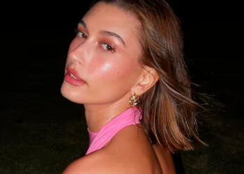 Hailey Bieber sorprende en Coachella y se gana el cariño de las redes por gesto con Billie Eilish