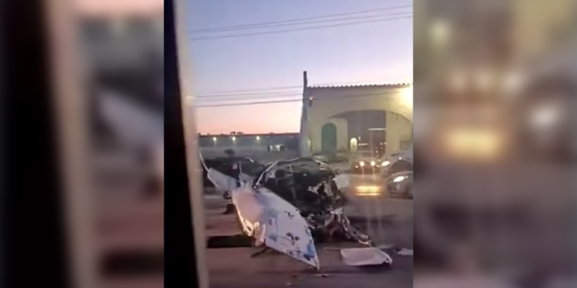 Aparatoso choque en la Juárez-Porvenir deja vehículo destrozado; no hubo heridos