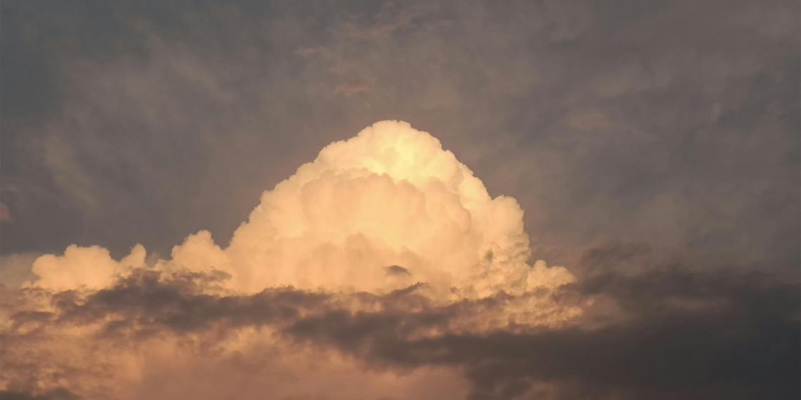 Clima cálido con probabilidad de lluvia para este viernes en la región
