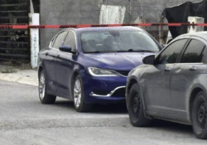 Abandonan vehículo presuntamente usado en huida en colonia Parajes de San José