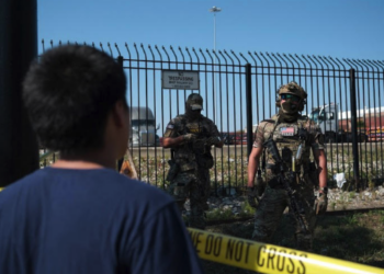 Empresas privadas acumulan millonarios contratos mientras aumentan muertes de migrantes bajo custodia del ICE en Estados Unidos