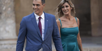 Procesan a esposa de Pedro Sánchez por presunta corrupción; caso genera tensión política en España