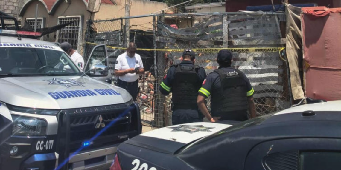 Asesinan a pareja dentro de su vivienda en Zumpango; investigan posible ataque directo