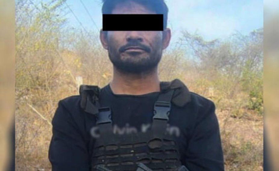 Detienen a extranjero con arma.mento de alto poder en Sinaloa