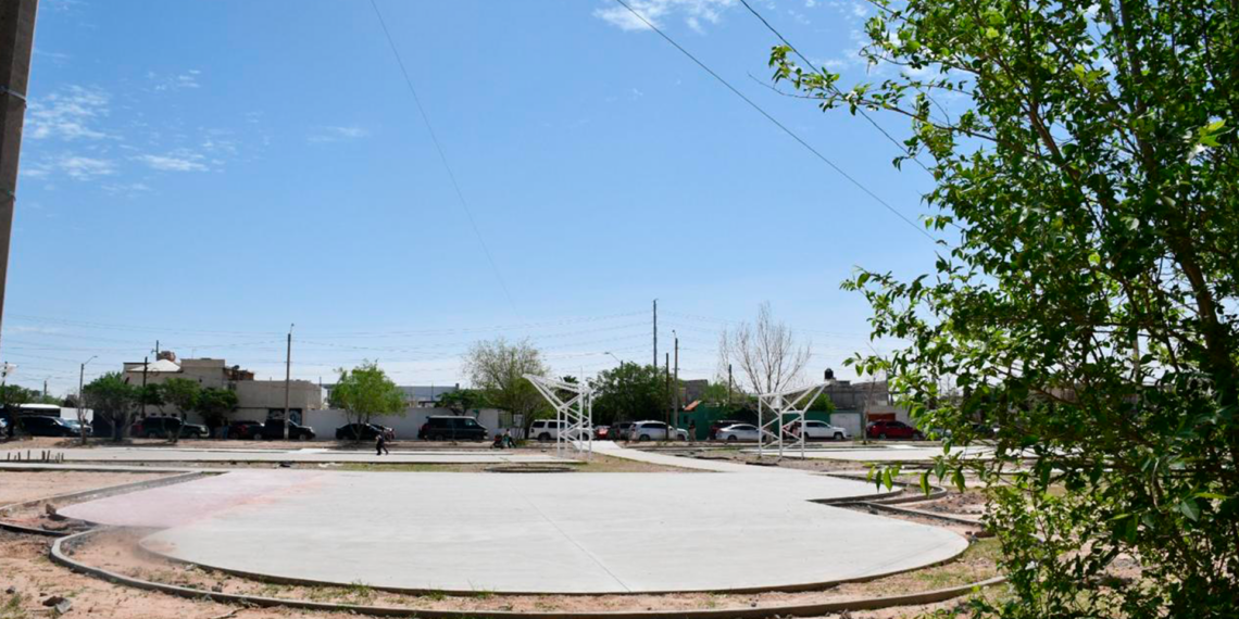 Avanza al 50% rehabilitación del parque Las Rosas en la colonia Gómez Morín