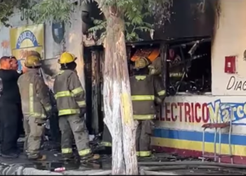 Atienden 48 emergencias en Juárez; incendio consume taller en colonia Satélite