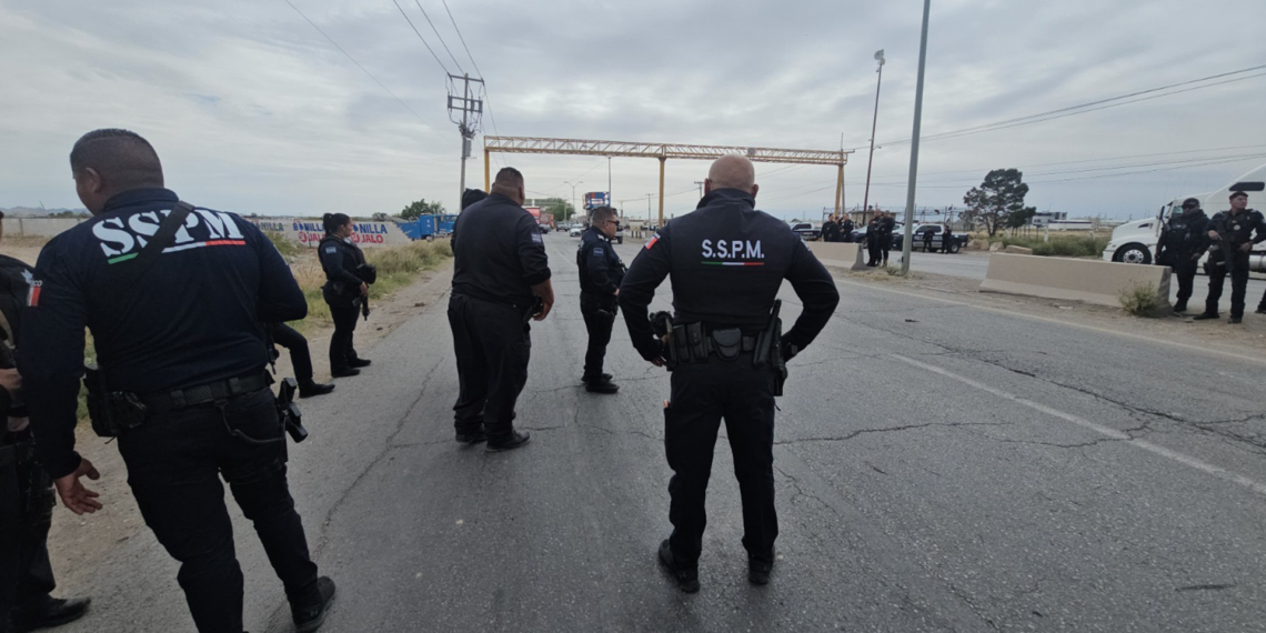 Liberan bloqueo en el kilómetro 20 tras diálogo entre autoridades y transportistas en Ciudad Juárez
