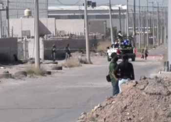 Localizan cu.rpo maniatado y encobijado en lote baldío de Las Haciendas