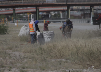 Gobierno de Juárez limpia el bulevar Juan Pablo II previo a Pascua