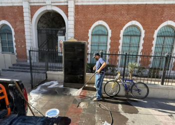 Realizan labores de limpieza y mejoramiento en el Centro Histórico de Juárez