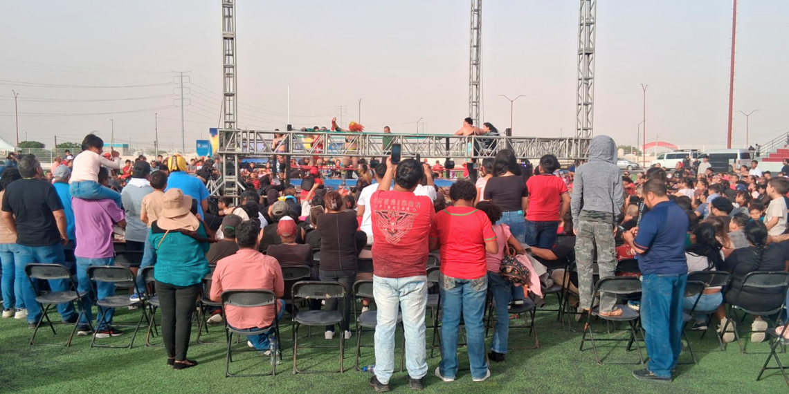 Municipio organiza función de lucha libre para celebrar el Día del Niño en el Estadio 8 de Diciembre