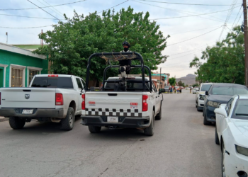 Ata.can a mujer a bala.zos desde motocicleta en Barrio Alto