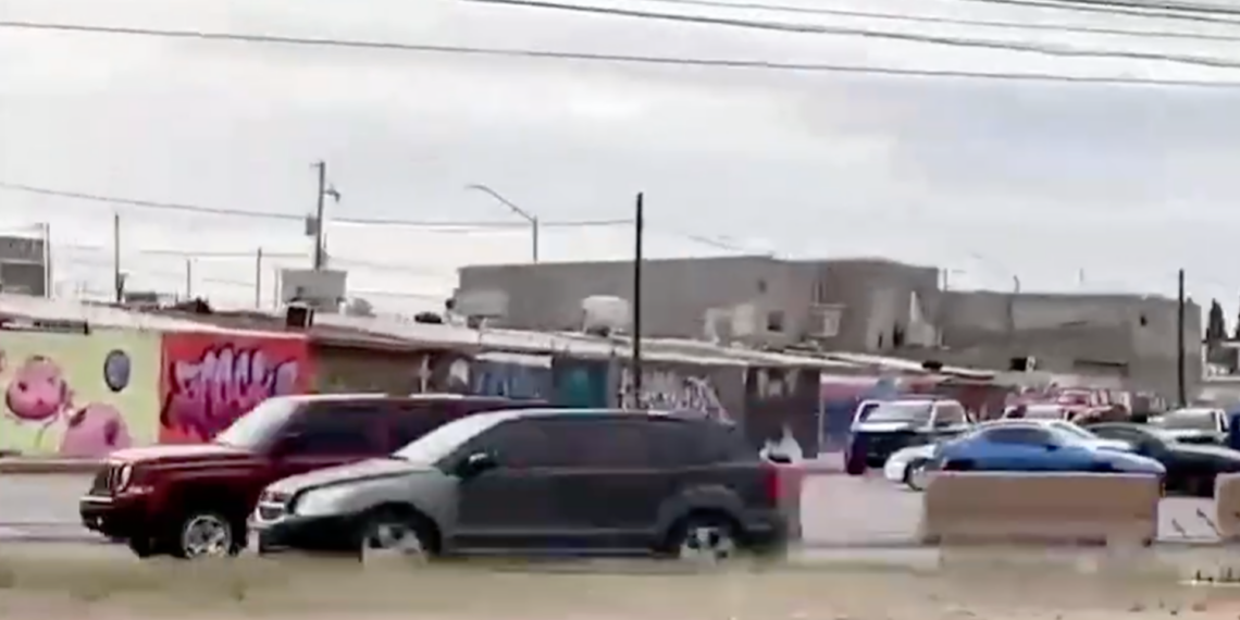 Detienen a 15 personas tras pintar mural crítico en Ciudad Juárez