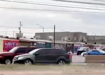 Detienen a 15 personas tras pintar mural crítico en Ciudad Juárez