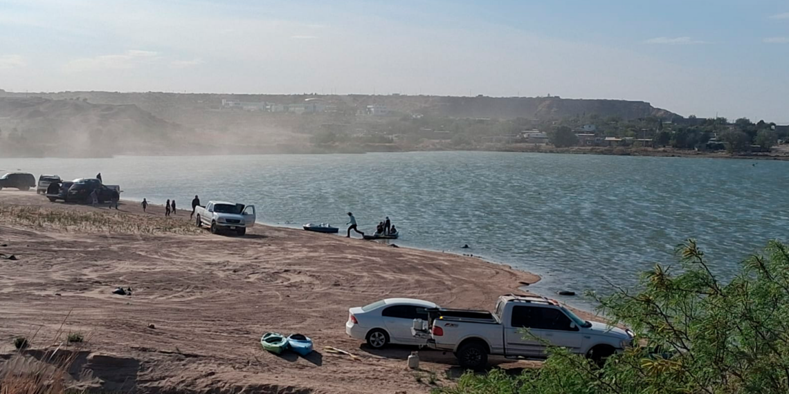 Fronterizos deciden festejar fiestas de Pascua en la presa de Anapra