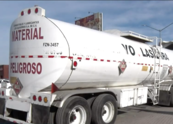 Aseguran tractocamión con miles de litros de hidrocarburo en la carretera Panamericana