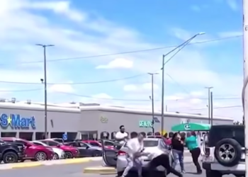 Pelea entre dos parejas desata caos vial frente a Río Grande Mall en Ciudad Juárez